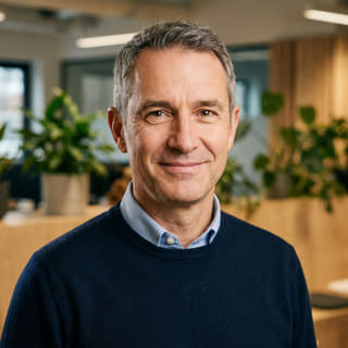 Profilfoto af James Mitchell, angivet som administrerende direktør hos Ravn Vinstborg